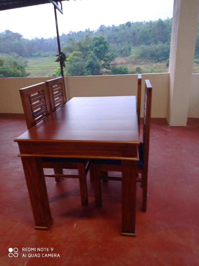 Cauvery Homestay Somvārpet Exteriör bild