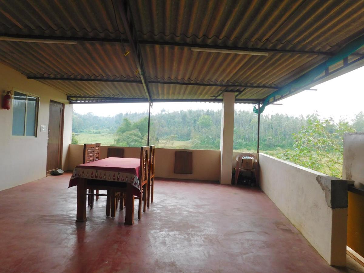 Cauvery Homestay Somvārpet Exteriör bild
