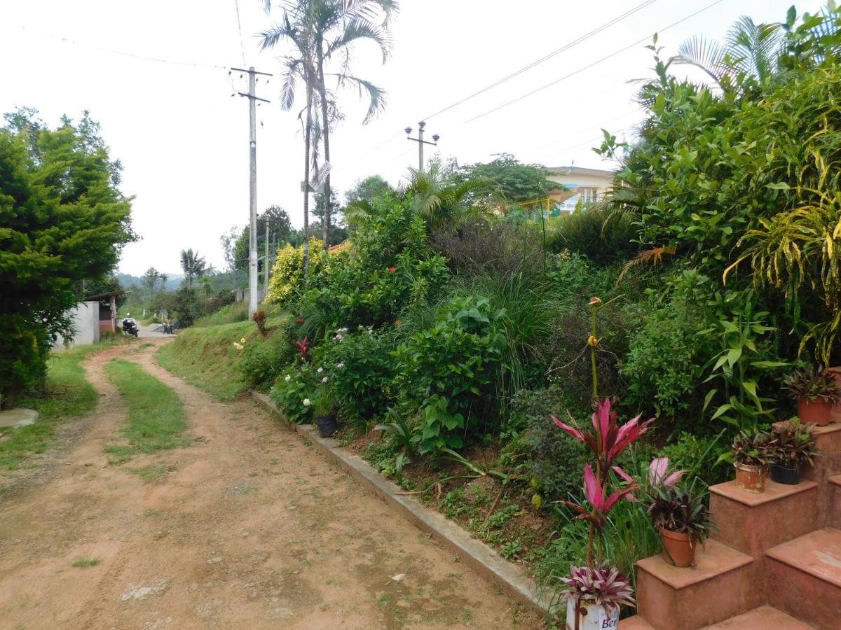 Cauvery Homestay Somvārpet Exteriör bild
